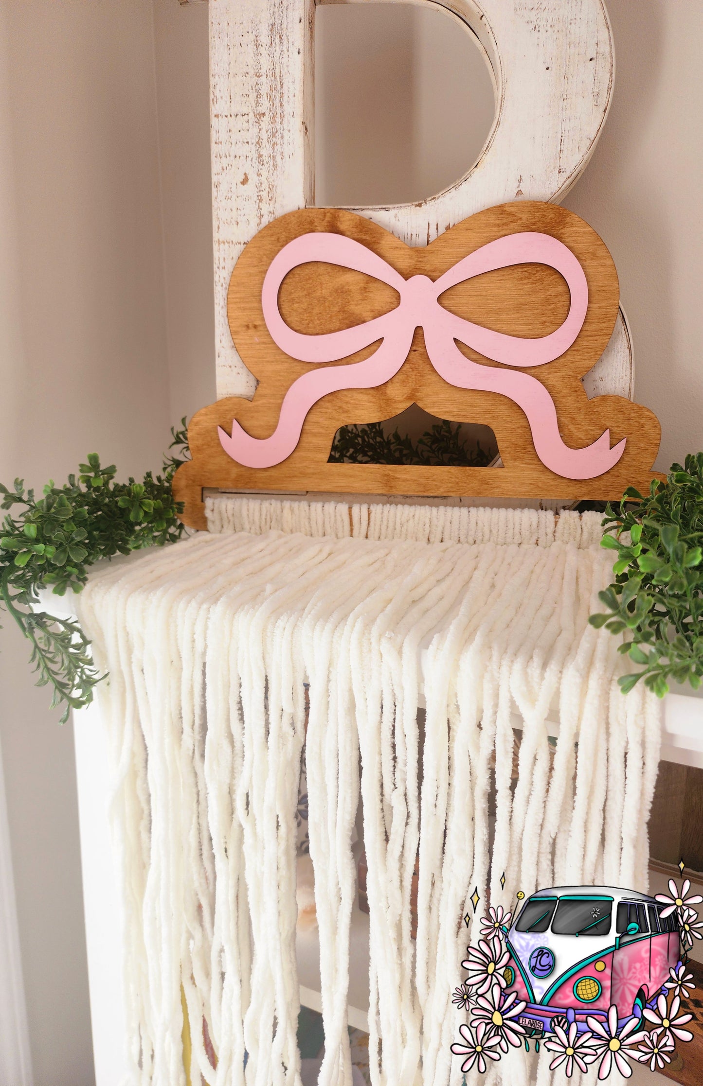 Bow Shaped Bow Holder