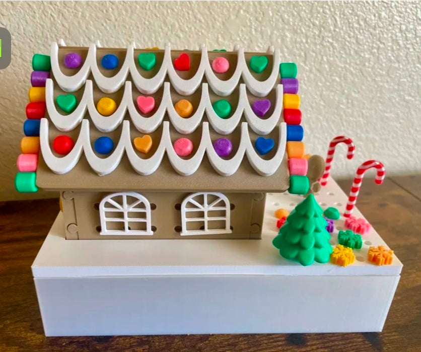 DIY GINGERBREAD HOUSE